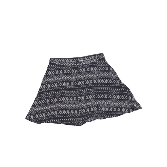H&M Divided Gray & White Tribal Print Button Front Mini Skirt Sz 4 - Picture 5 of 5